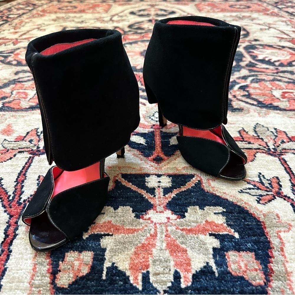 Matiko Cuffed Suede Leather Heels